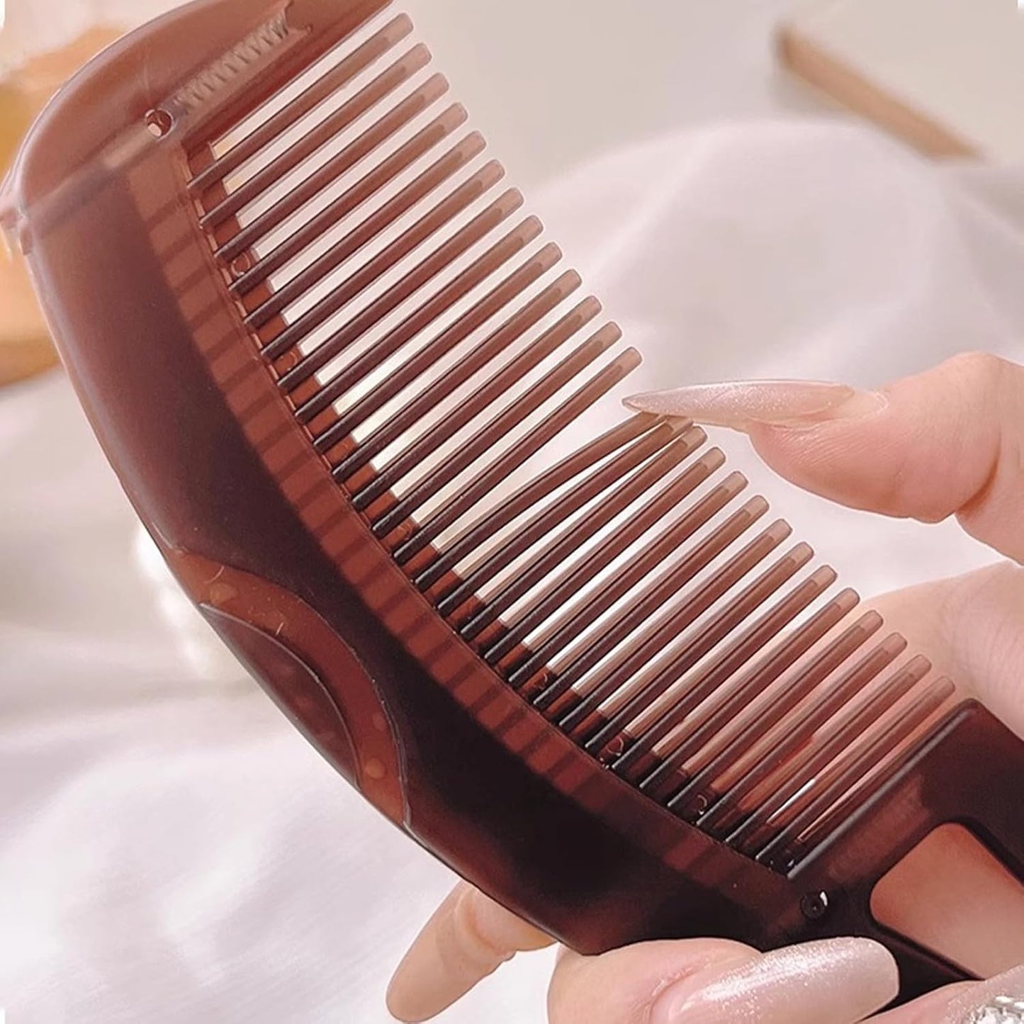 Nurture Strands FlakeAway™ Scalp Detox Comb